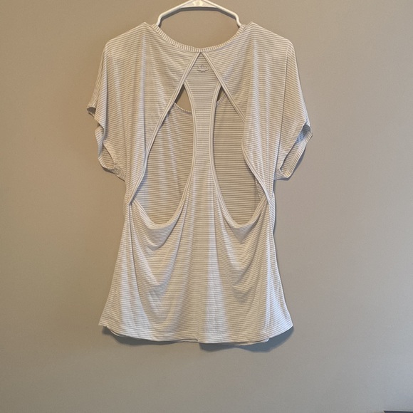 Beyond Yoga Shirt - Picture 2 of 2